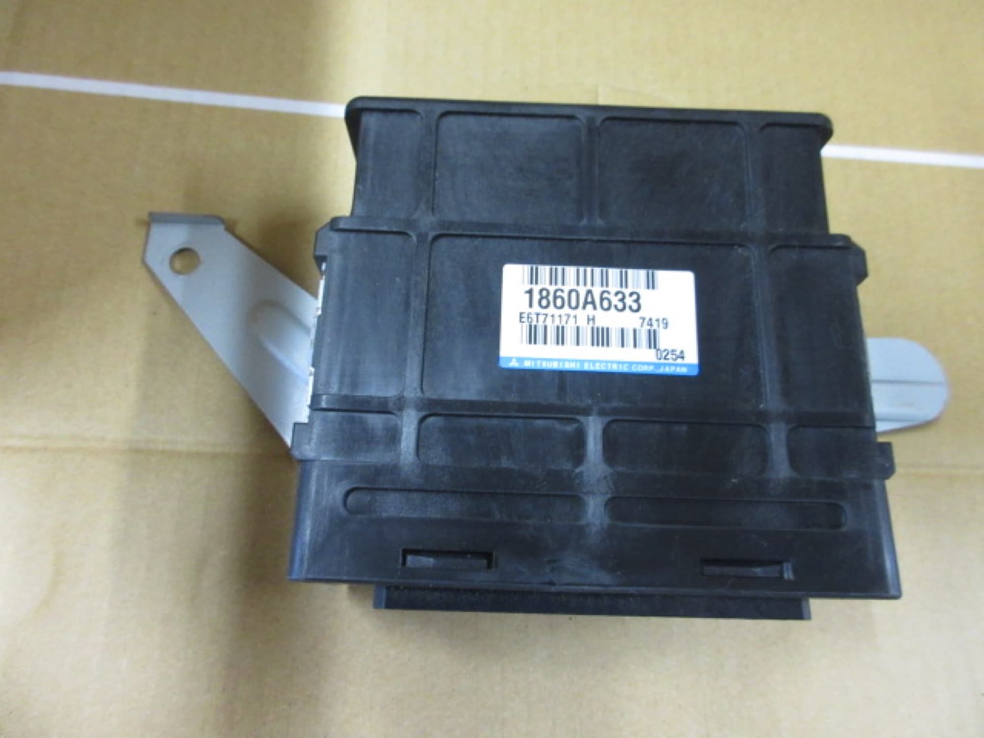 Mitsubishi eK Wagon Engine Control Unit (ECU)